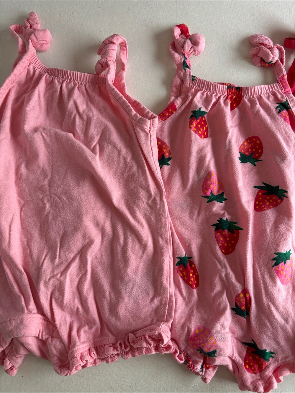 3 Old Navy rompers 12-18 months - Picture 3 of 7
